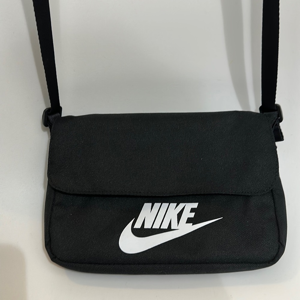 Women's Futura 365 Crossbody Bag (3L)